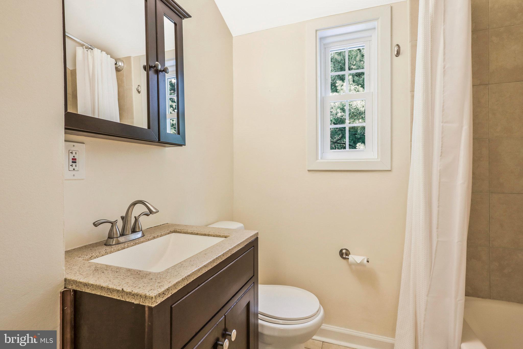 FAIRLINGTON TOWNE - Residential Lease