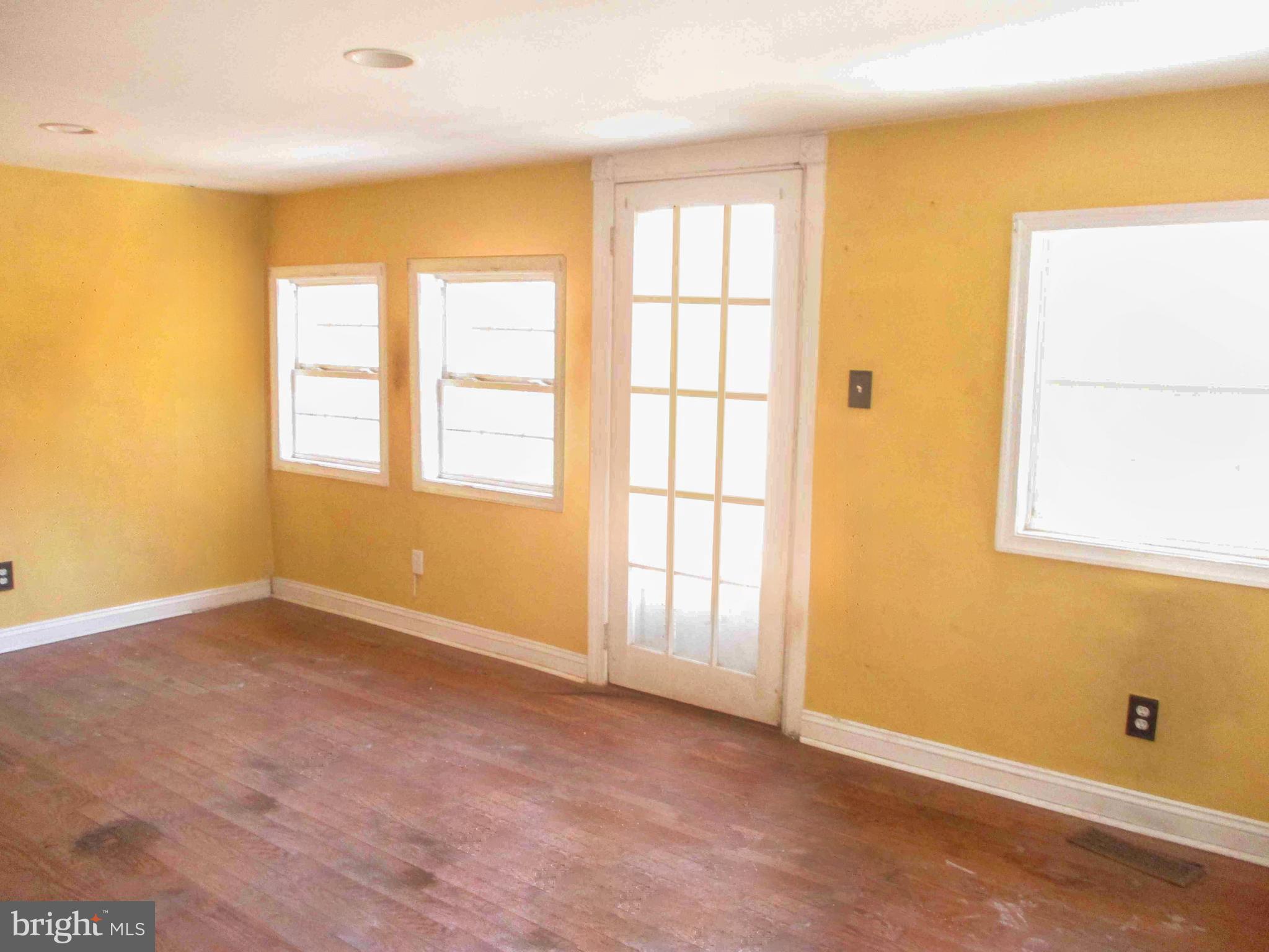 CRYSTAL BEACH MANOR - Residential