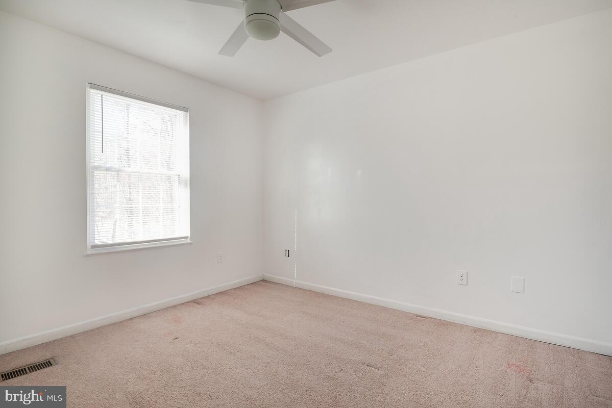 WHITE HALL - Residential