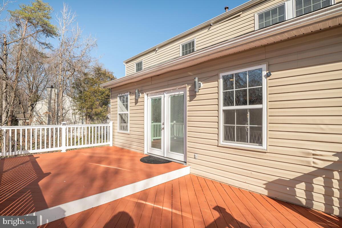 WHITE HALL - Residential