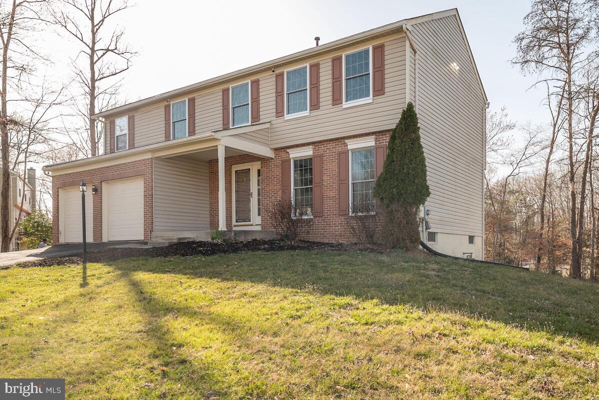 WHITE HALL - Residential