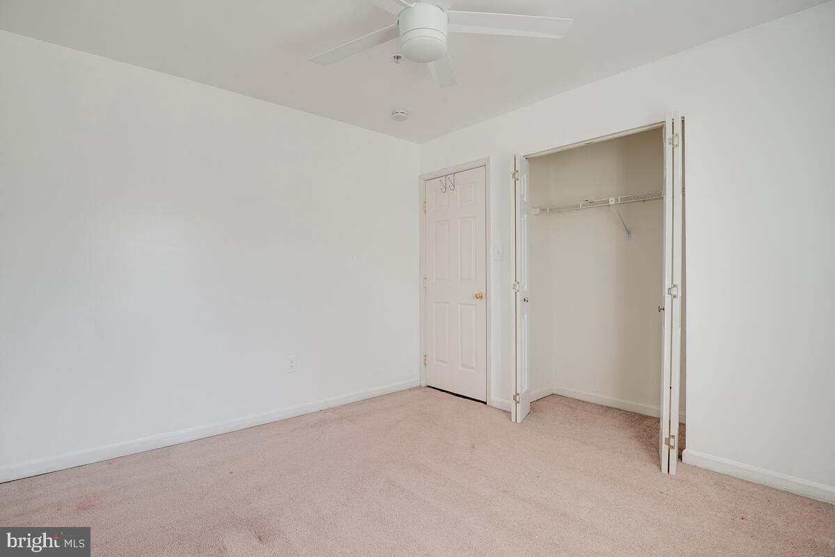 WHITE HALL - Residential