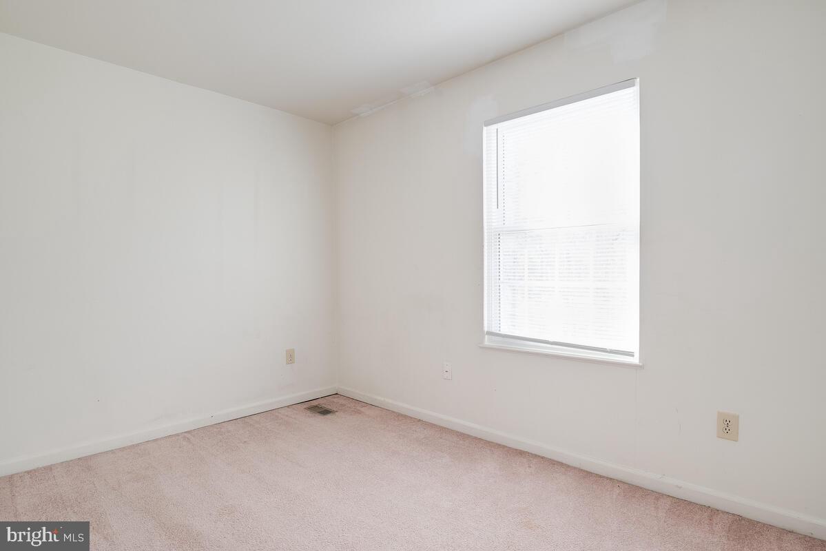 WHITE HALL - Residential