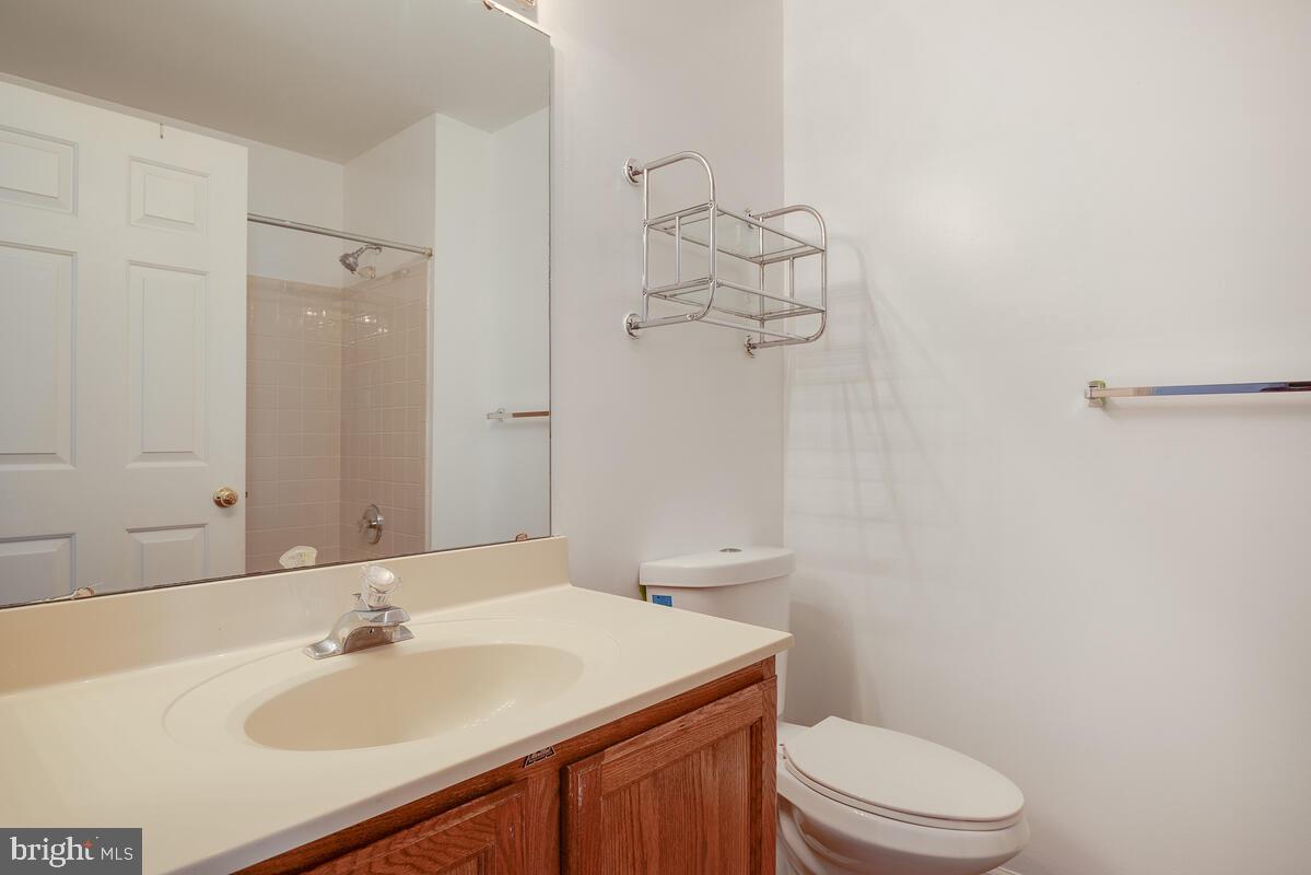 WHITE HALL - Residential