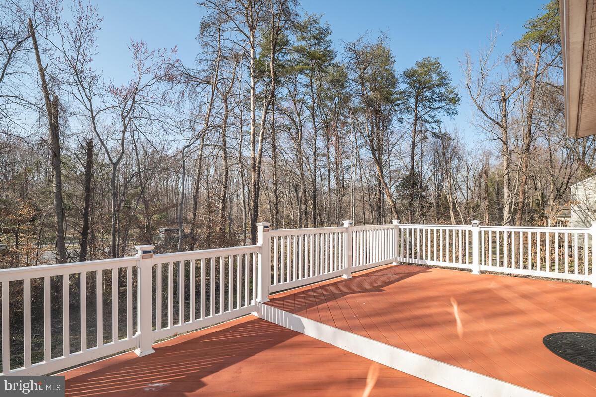 WHITE HALL - Residential