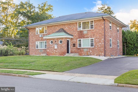 Photo for 6 CLARENDON AVENUE 3