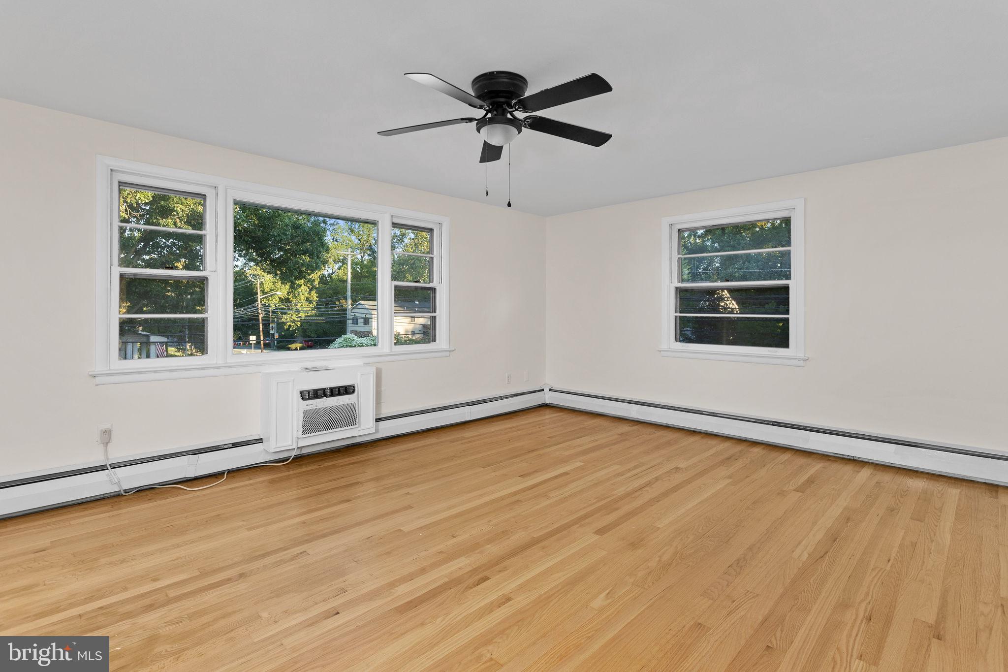 6 CLARENDON AVENUE 3