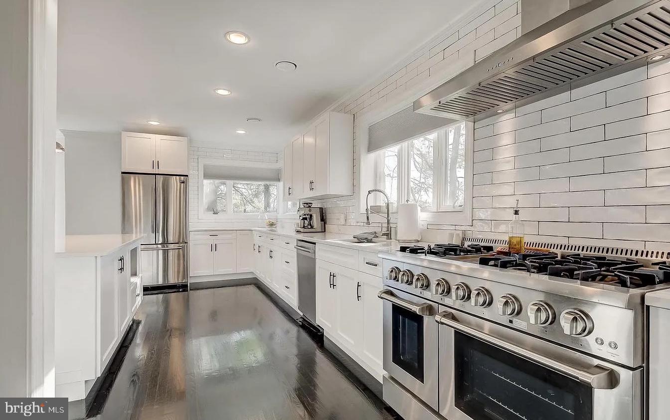 NORTH LAUREL PARK - Residential Lease