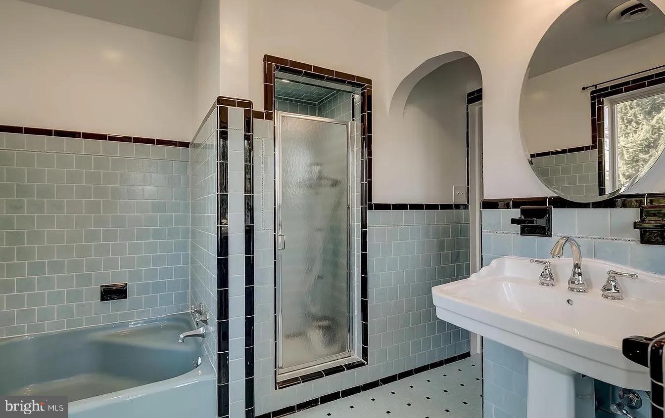 NORTH LAUREL PARK - Residential Lease