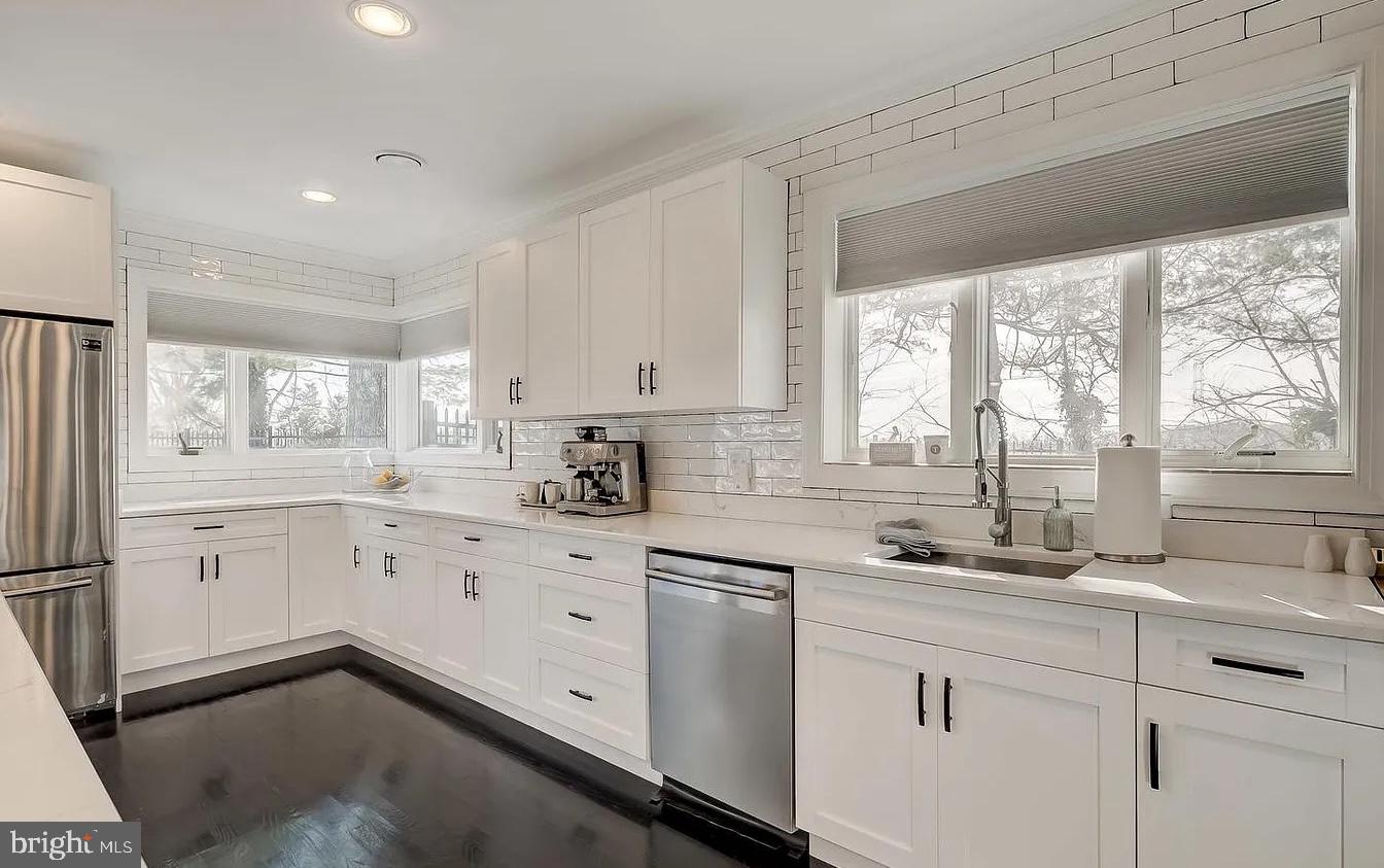 NORTH LAUREL PARK - Residential Lease