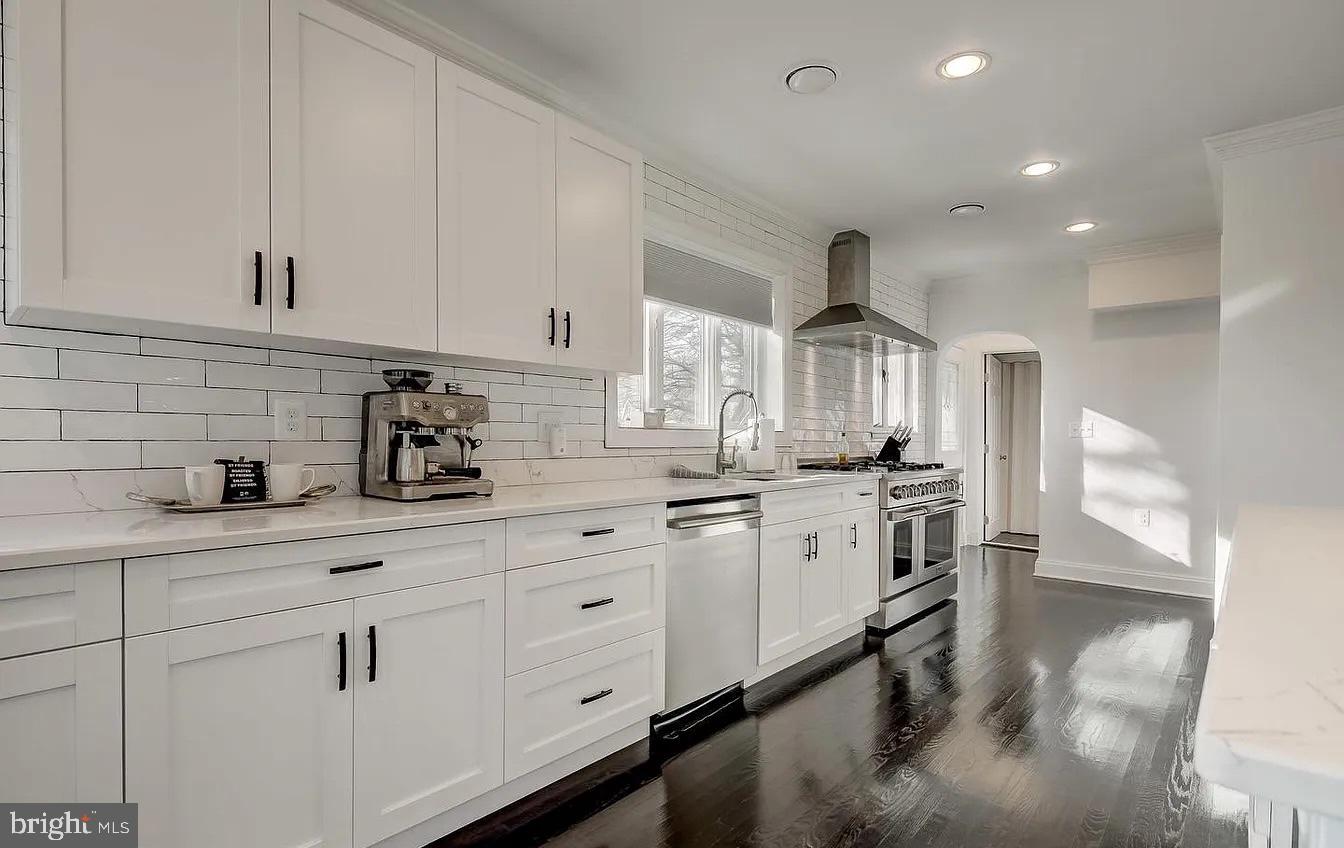 NORTH LAUREL PARK - Residential Lease