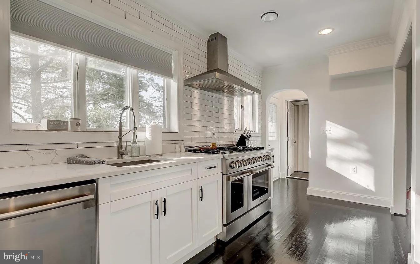 NORTH LAUREL PARK - Residential Lease