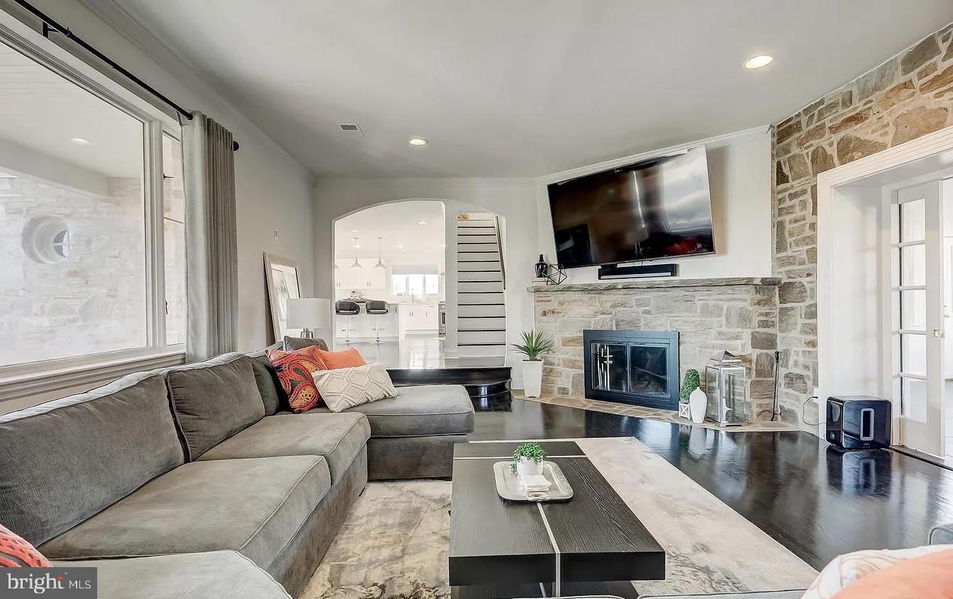 NORTH LAUREL PARK - Residential Lease