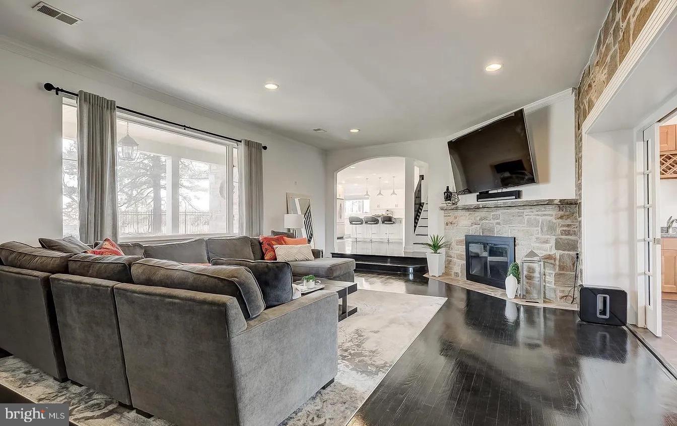 NORTH LAUREL PARK - Residential Lease