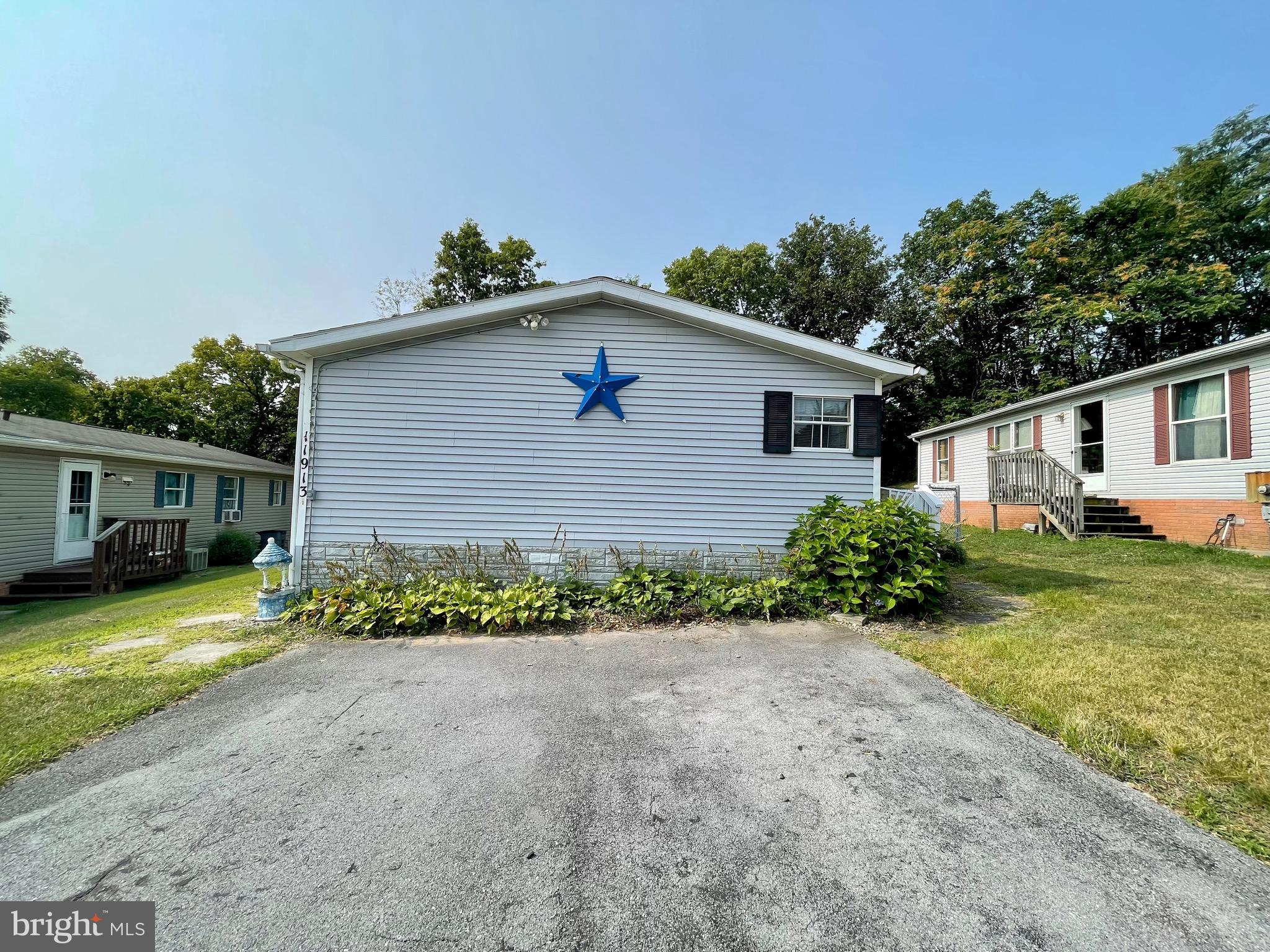 HIGHLAND MANOR - Residential