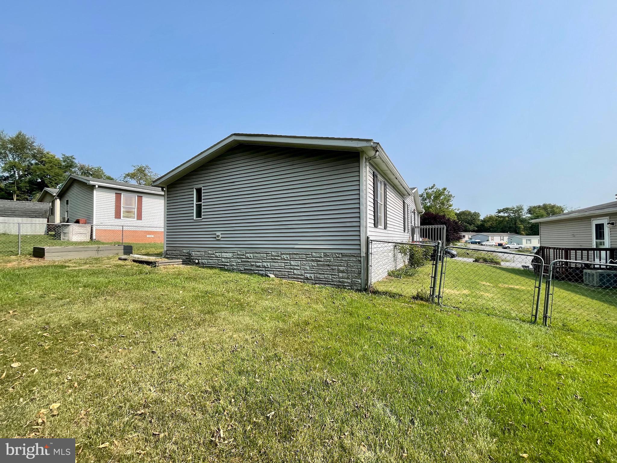 HIGHLAND MANOR - Residential