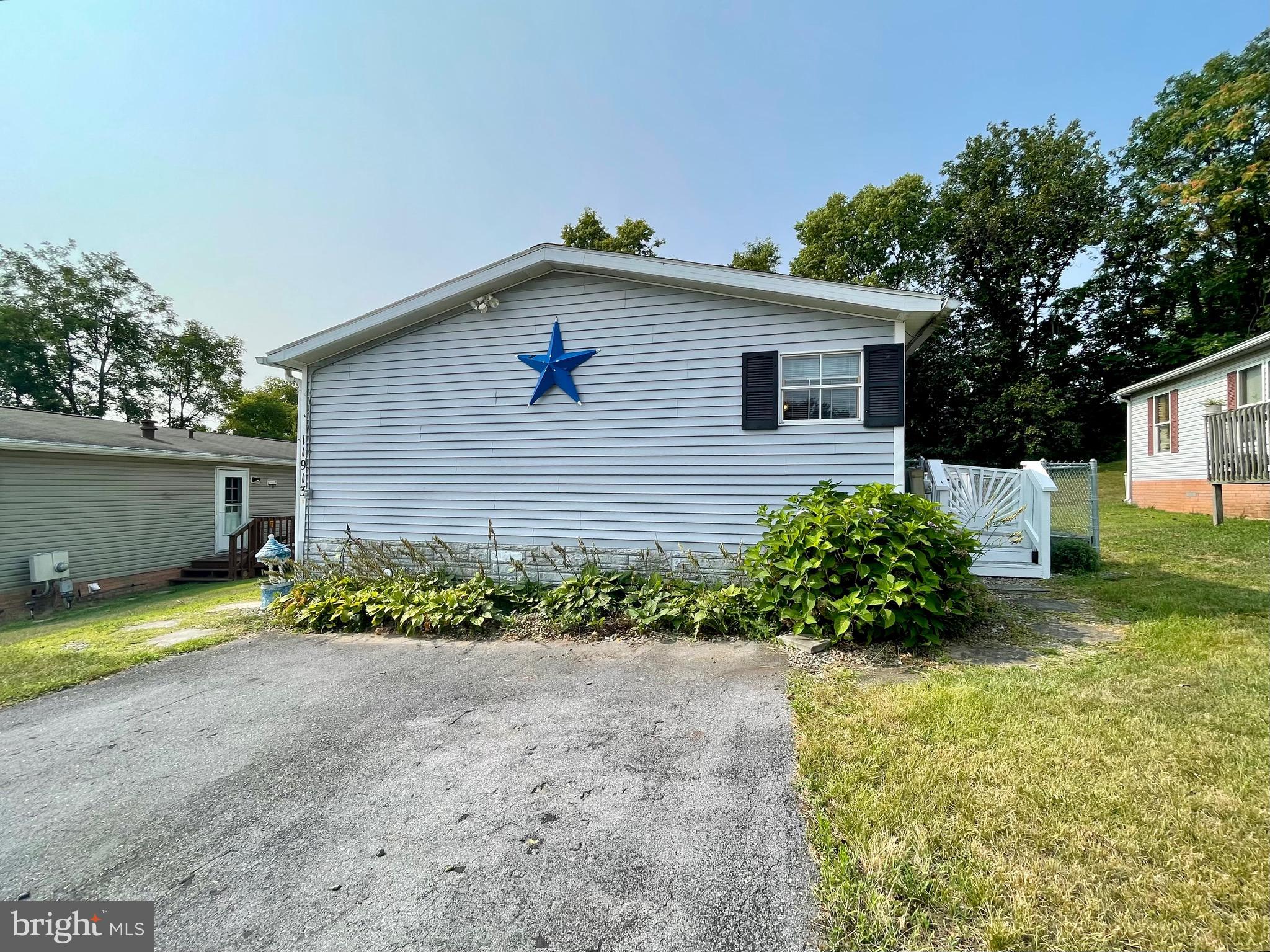 HIGHLAND MANOR - Residential