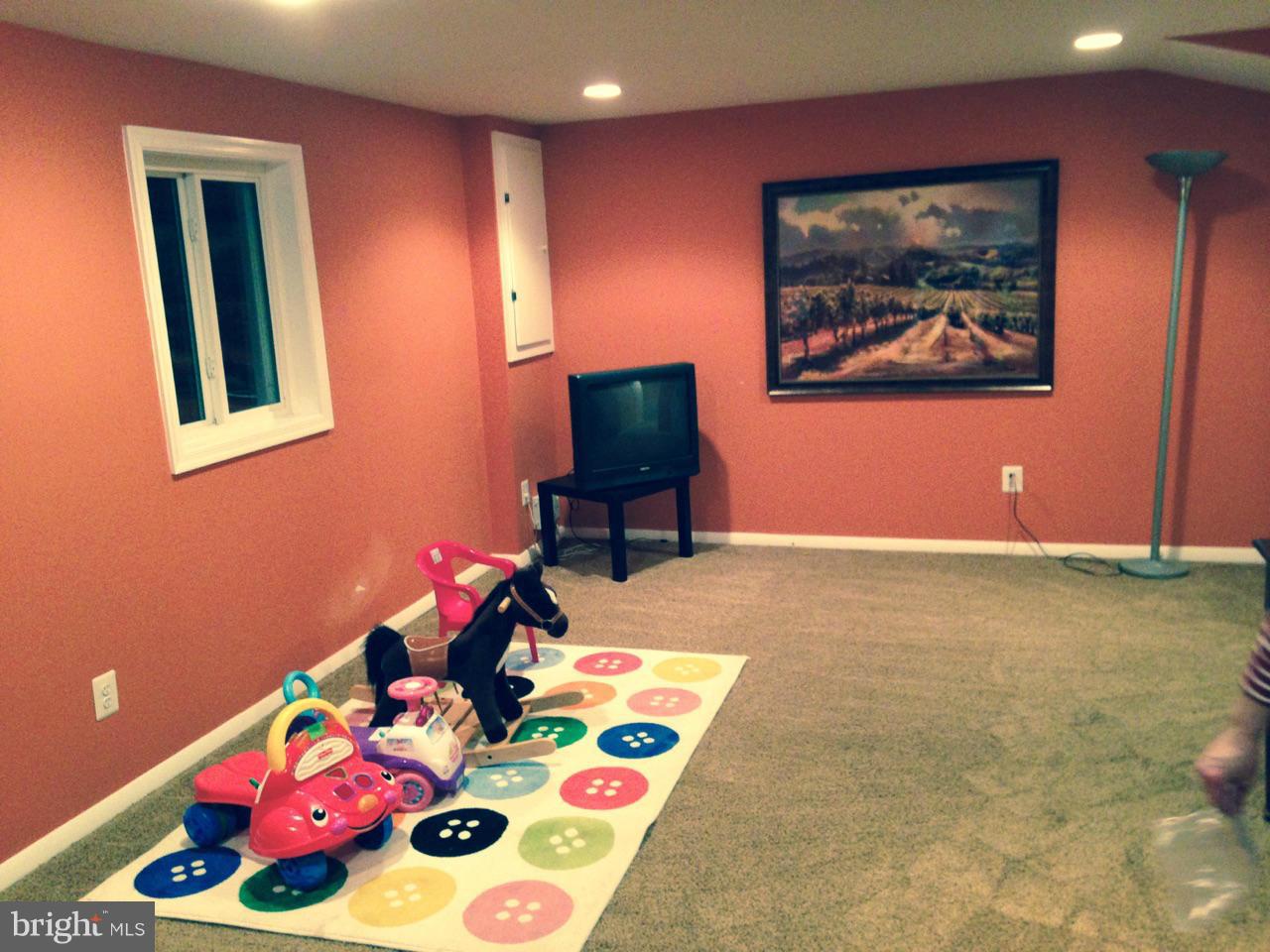 NEWINGTON STATION - Residential