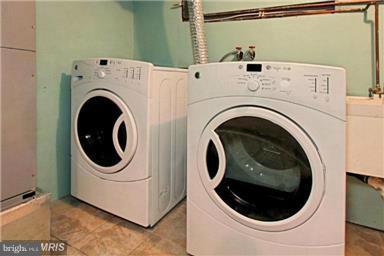 NEWINGTON STATION - Residential