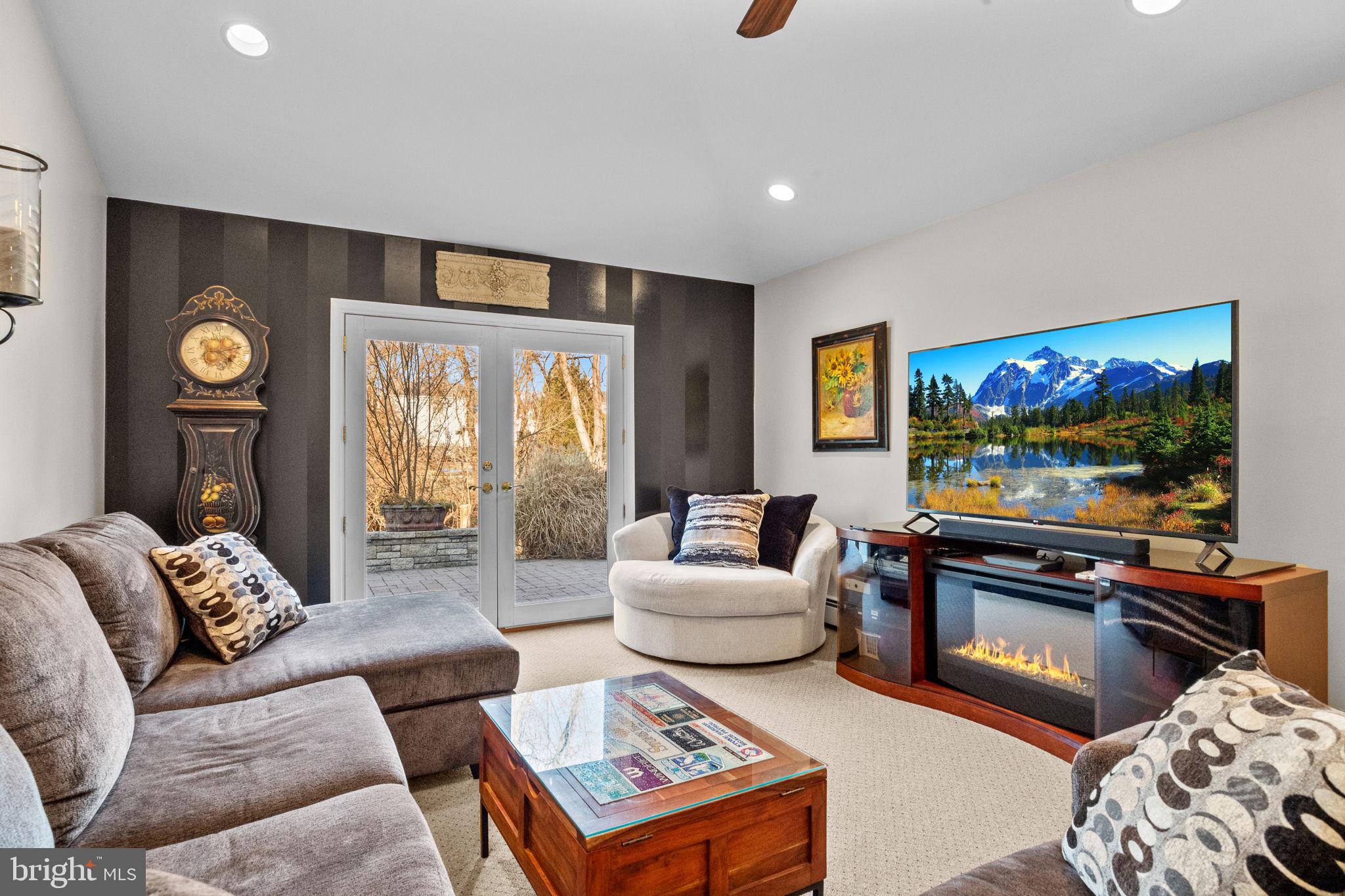 PALOMINO FARMS - Residential