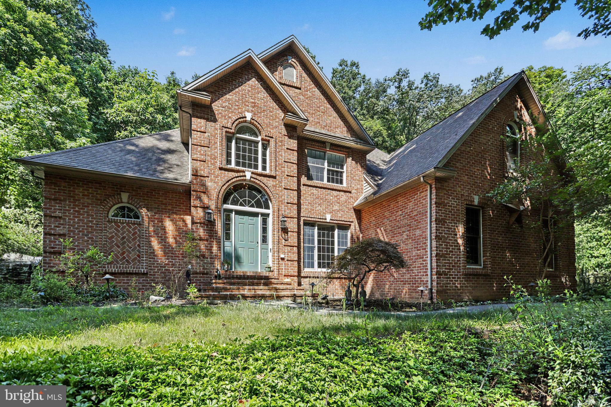 661 HUNTERS LANE