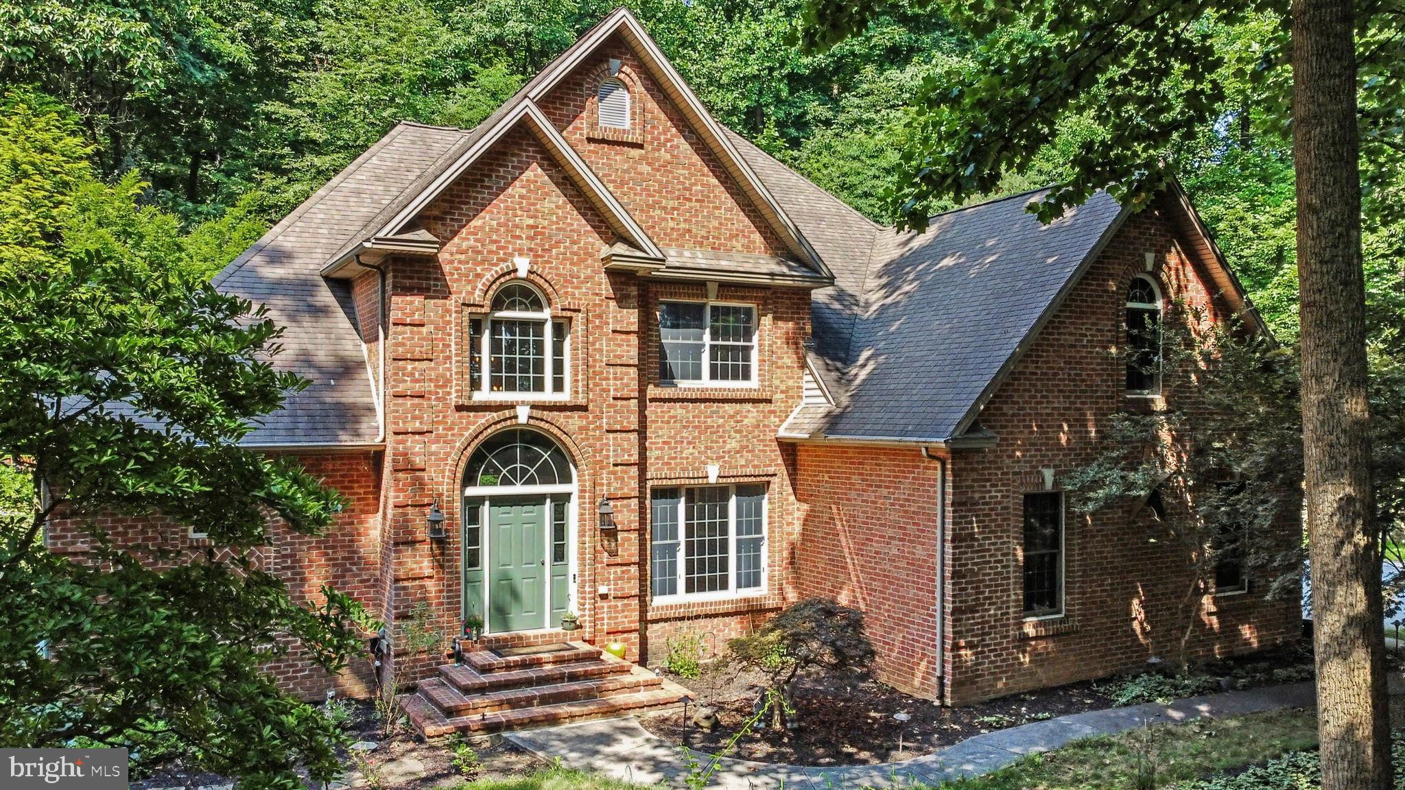 661 HUNTERS LANE
