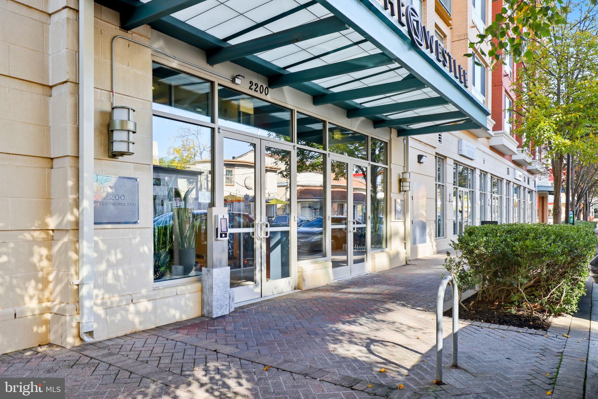 2200 N WESTMORELAND STREET 202