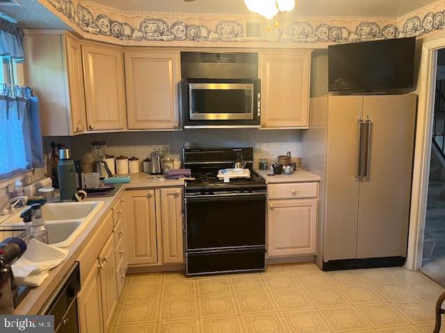 COLUMBIA HILLS - Residential