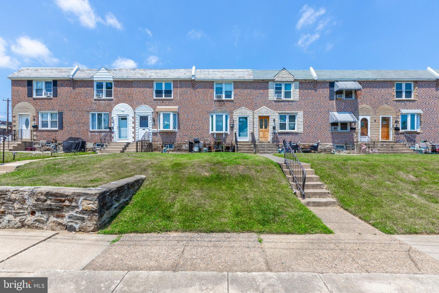 Welcome to 18 Glenhaven Road! This well kept 3-bedroom, 1-bathroom home has plenty to offer. Offering comfortable living with Central AC, good sized bedrooms, and a finished basement. Whether you are looking for your next home, or even an investment property, this home has the potential to be made your own. Conveniently located right down the street from everything Briarcliff has to offer. Tremendous value at an affordable price! Schedule your showing today while it is still available!