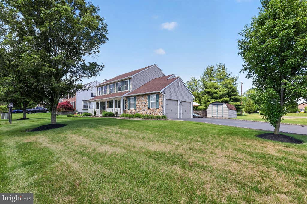 Photo of 203 Glenview Drive, WARRINGTON, PA 18976 (MLS # PABU2121662)