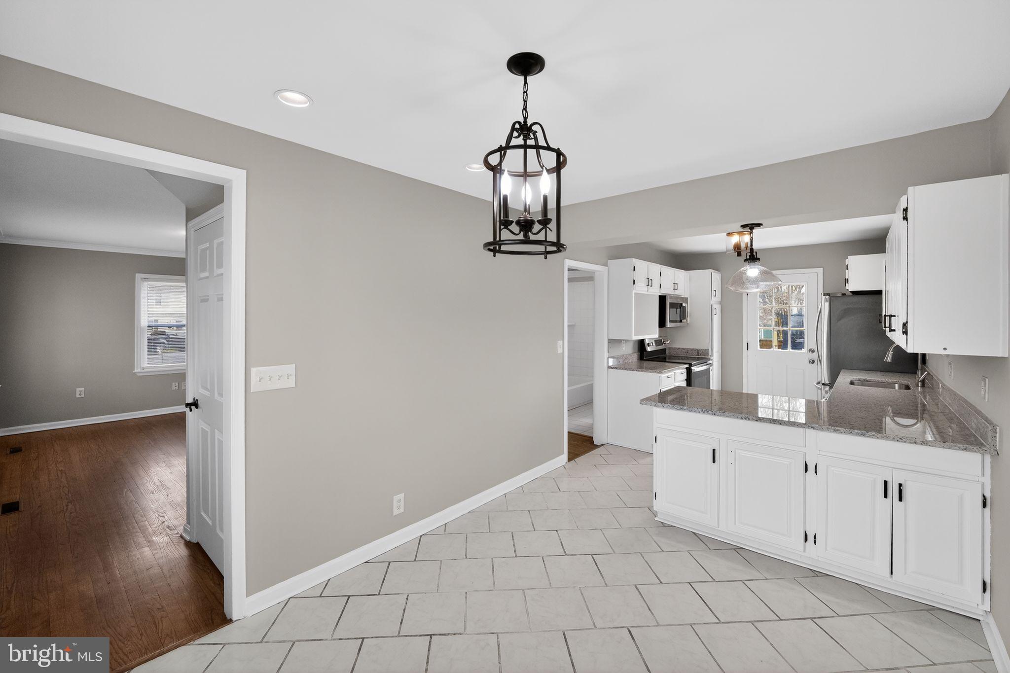 RIDGEWAY MANOR - Residential