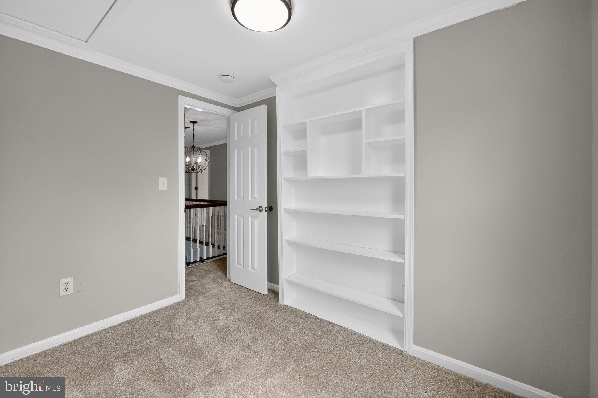 RIDGEWAY MANOR - Residential