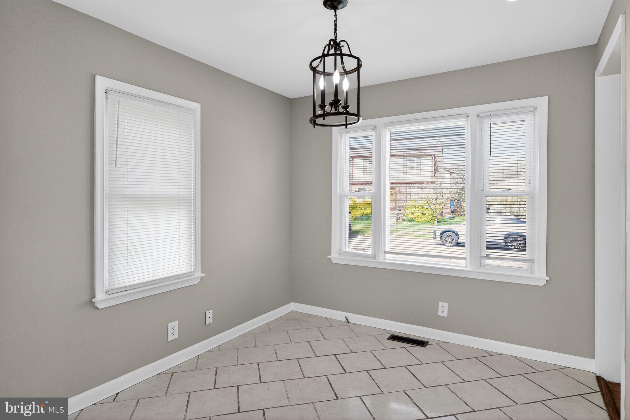 RIDGEWAY MANOR - Residential