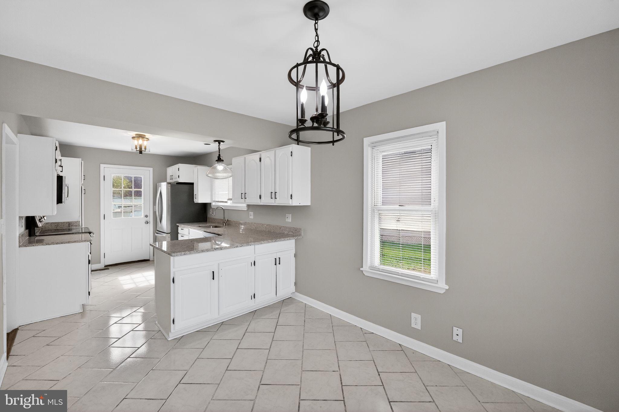 RIDGEWAY MANOR - Residential