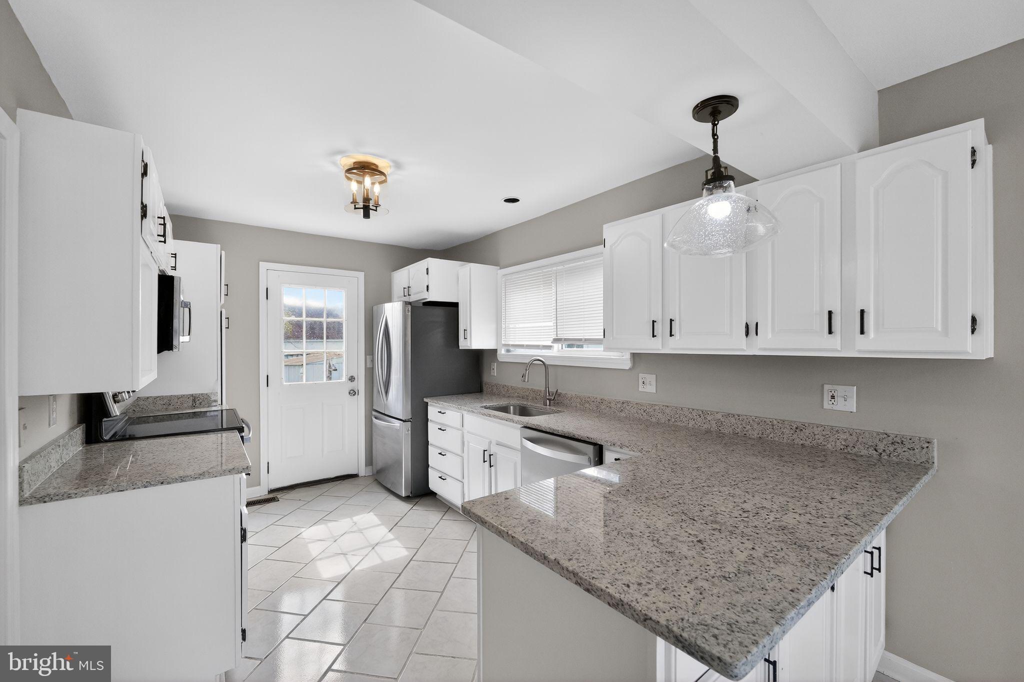 RIDGEWAY MANOR - Residential