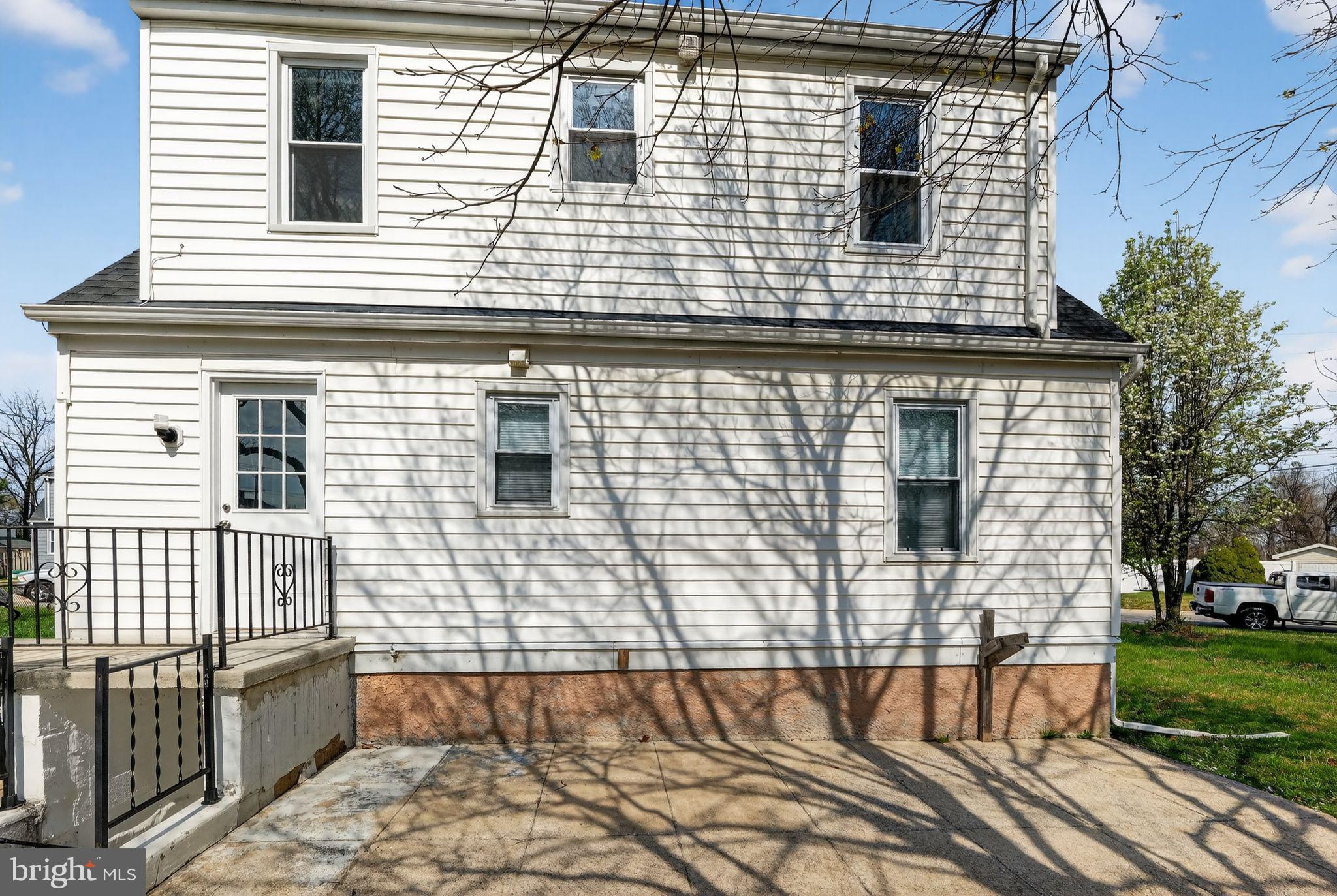 RIDGEWAY MANOR - Residential