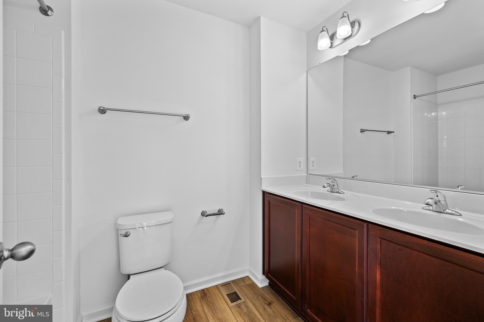 BURHANS VILLAGE - Residential Lease