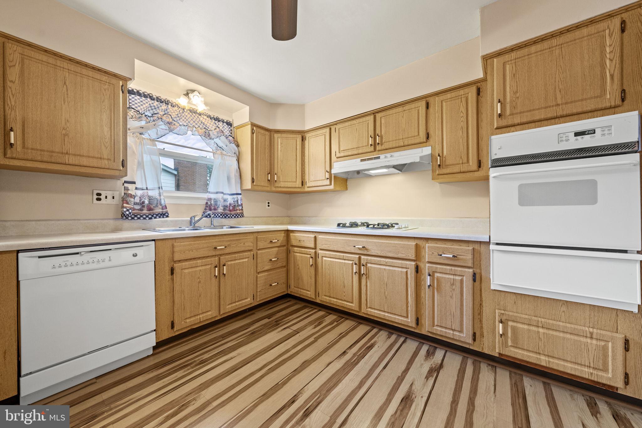 OAK ORCHARD - Residential