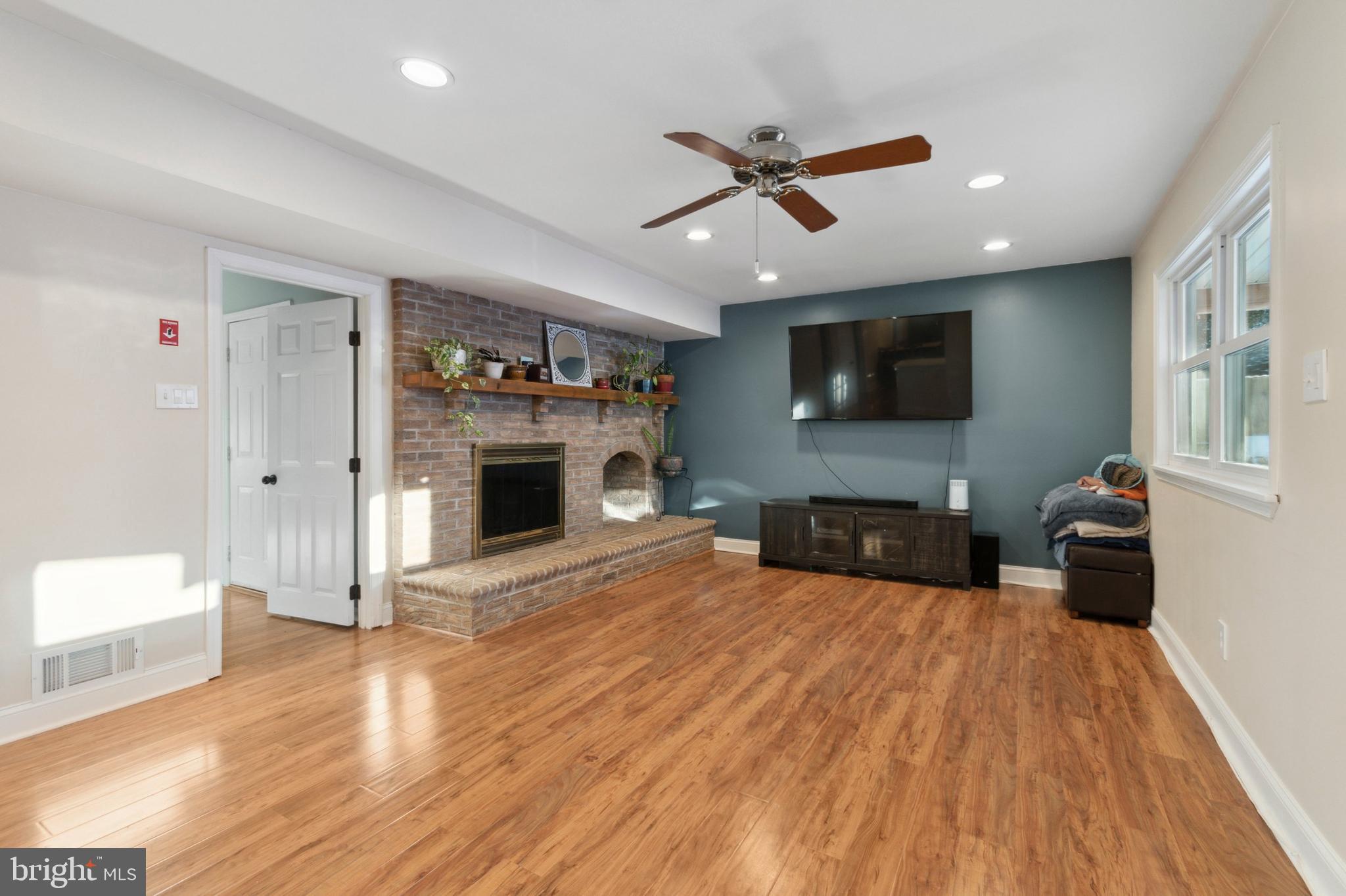 GLEN VIEW PARK - Residential