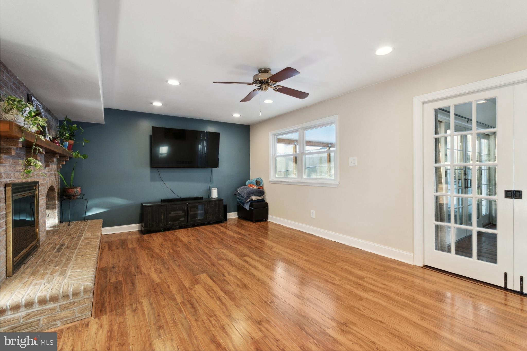 GLEN VIEW PARK - Residential