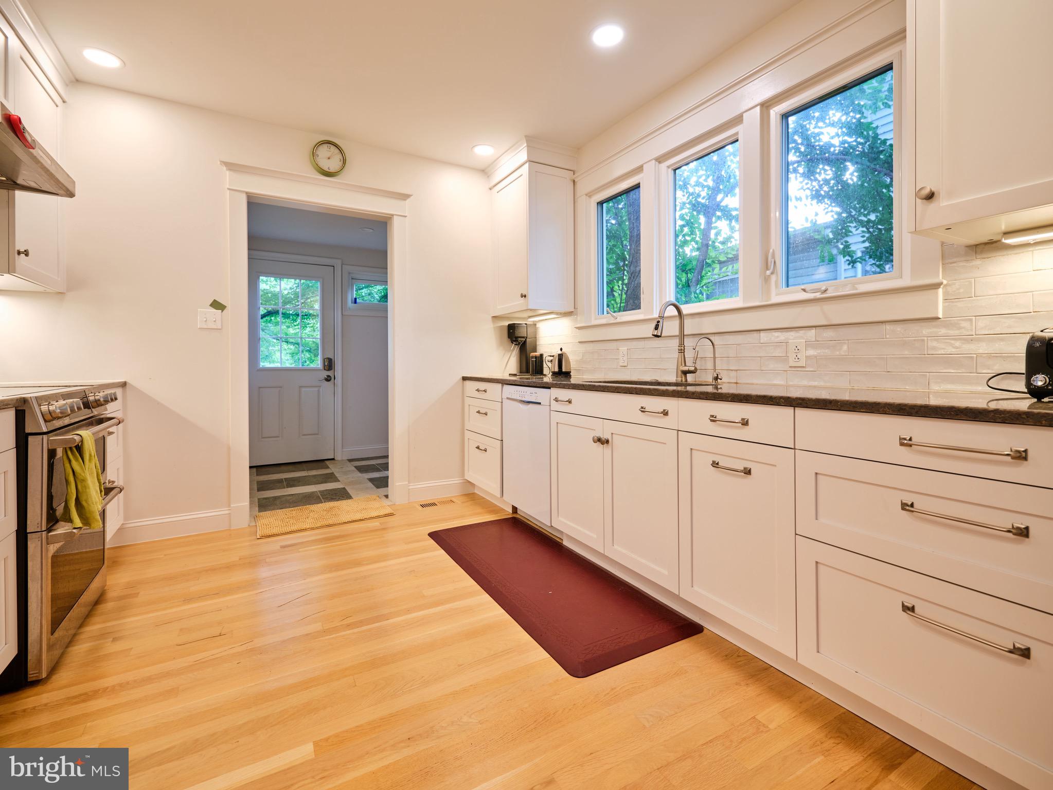 119 WASHINGTON GROVE