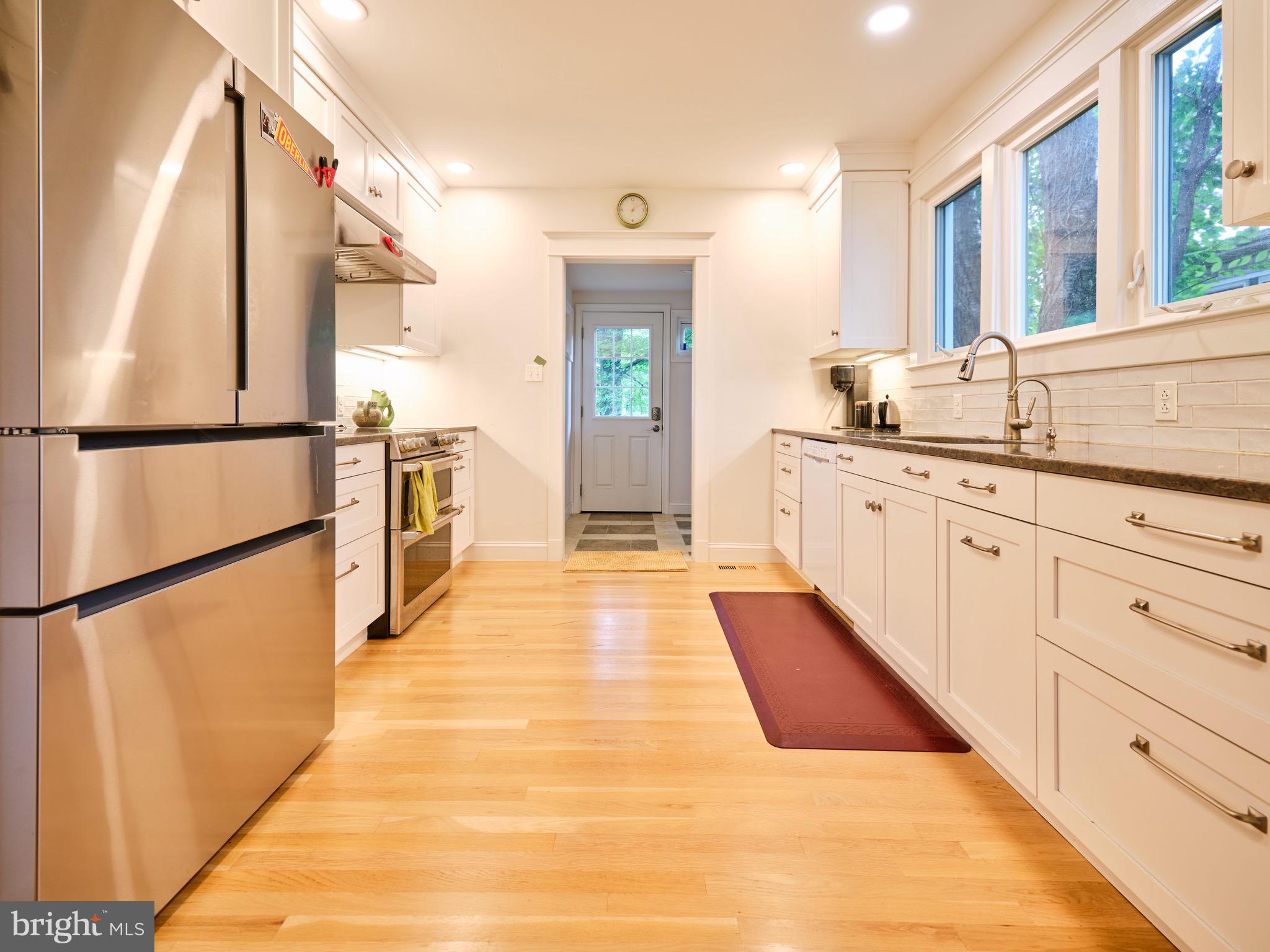 119 WASHINGTON GROVE