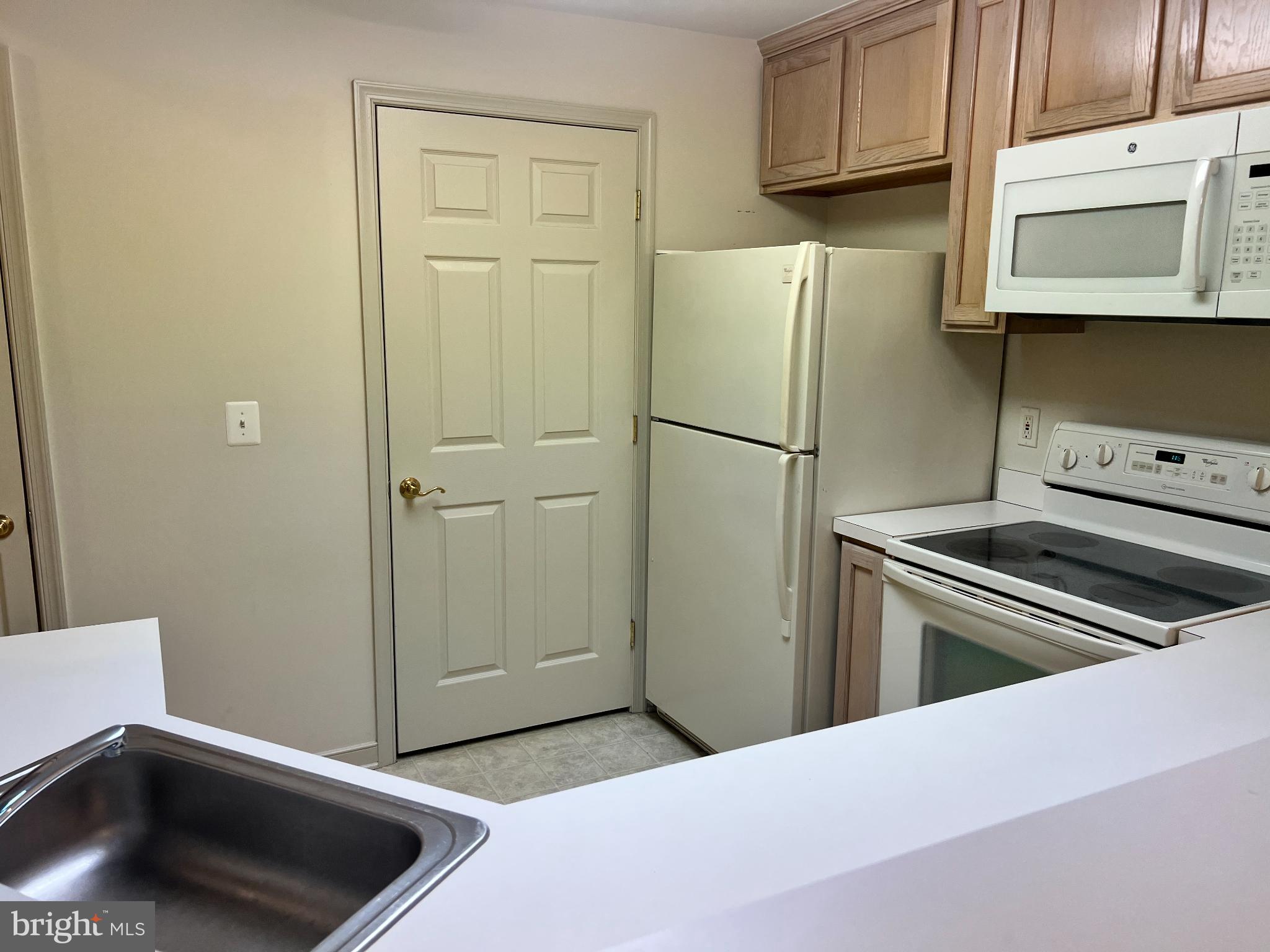 RIVERGATE II - Residential Lease