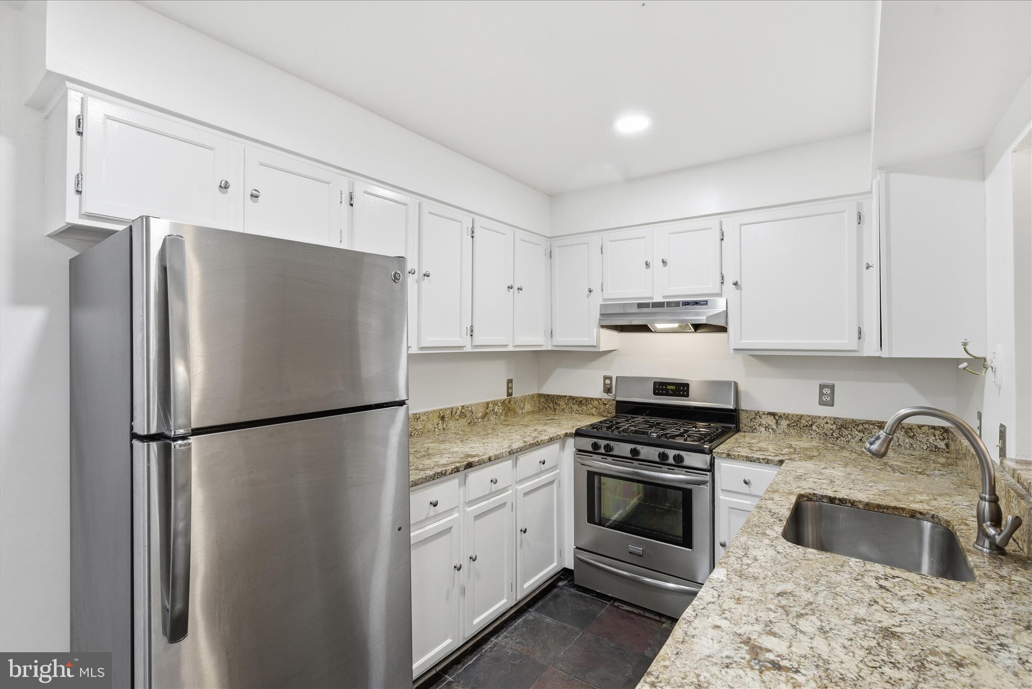 SOMERSET AT WESTRIDGE CO - Residential