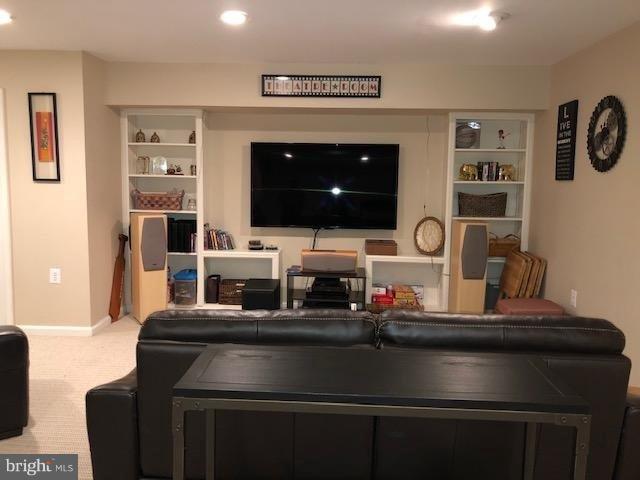 SOUTH RIDING - Residential