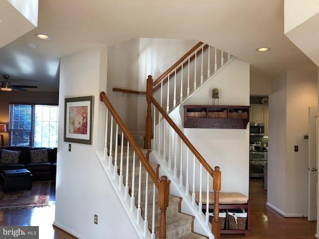 SOUTH RIDING - Residential