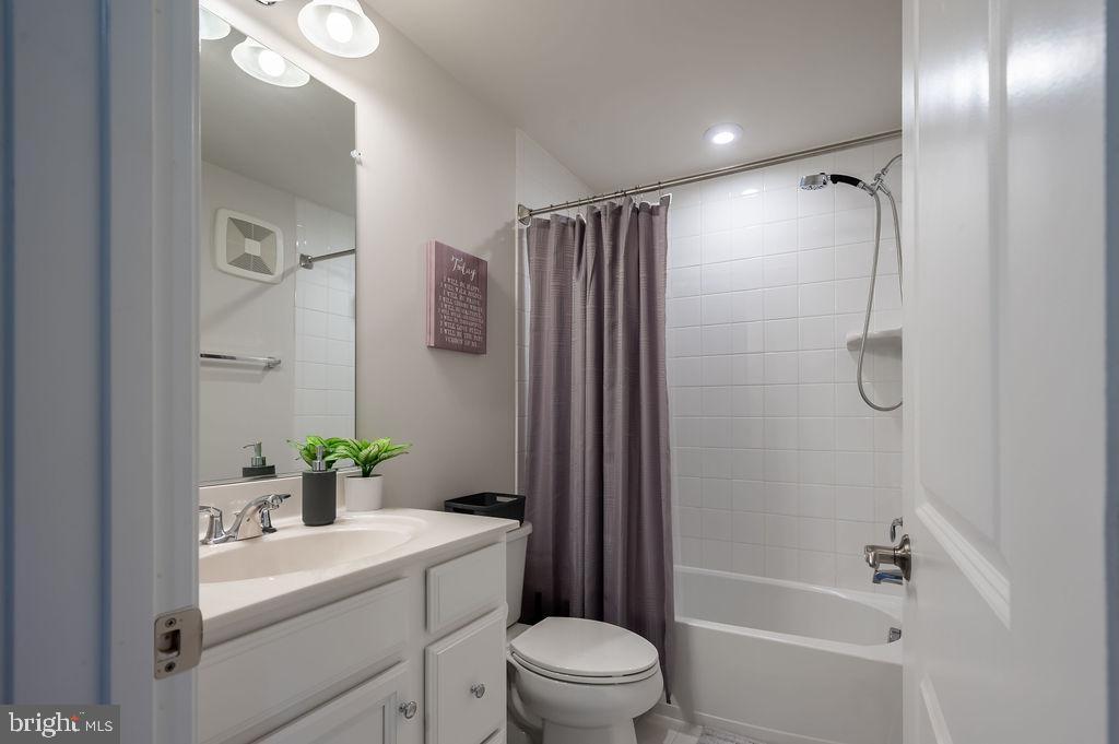 PARKSIDE AT WESTPHALIA - Residential Lease