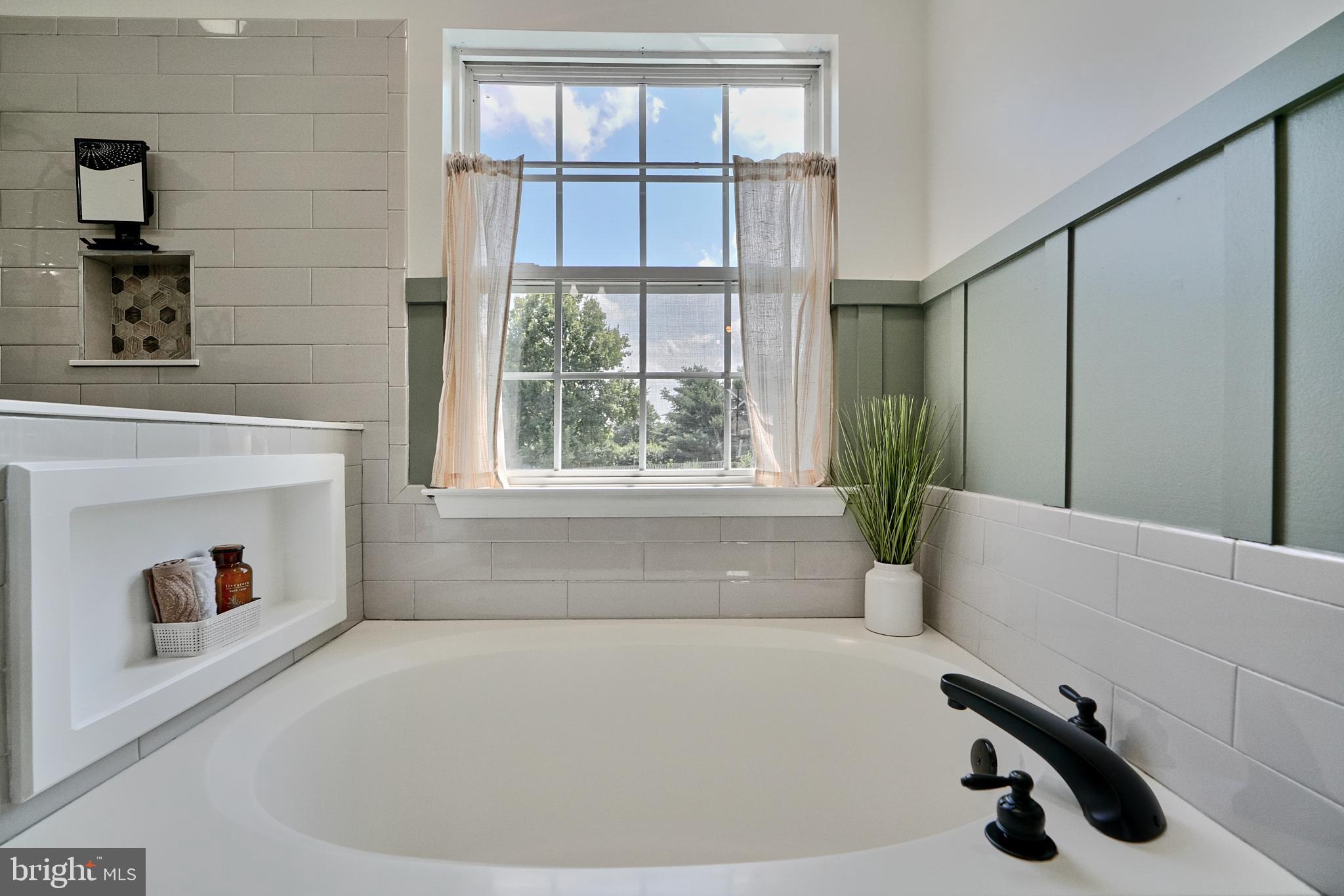 GREEN HILL MANOR - Residential