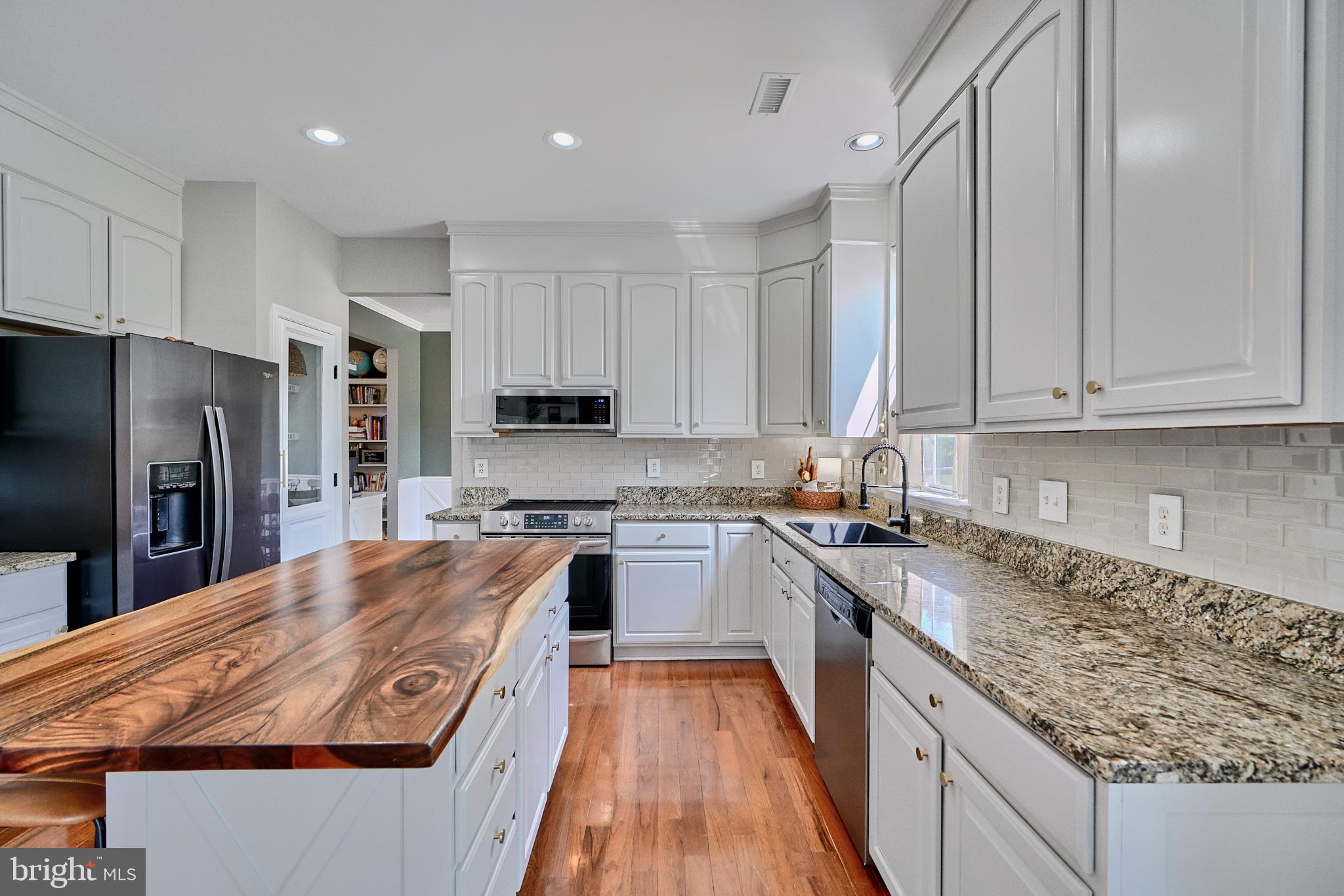 GREEN HILL MANOR - Residential