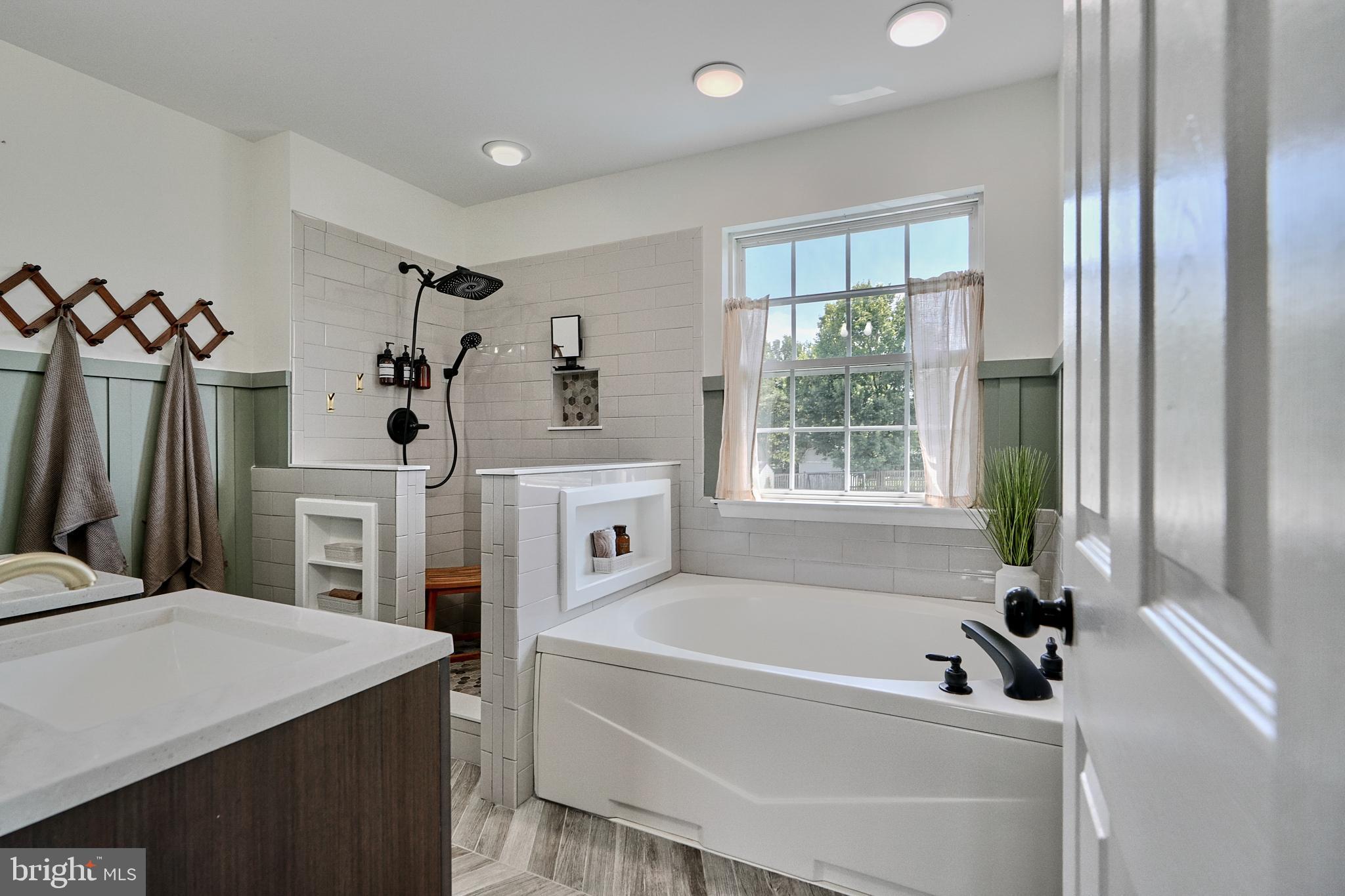 GREEN HILL MANOR - Residential